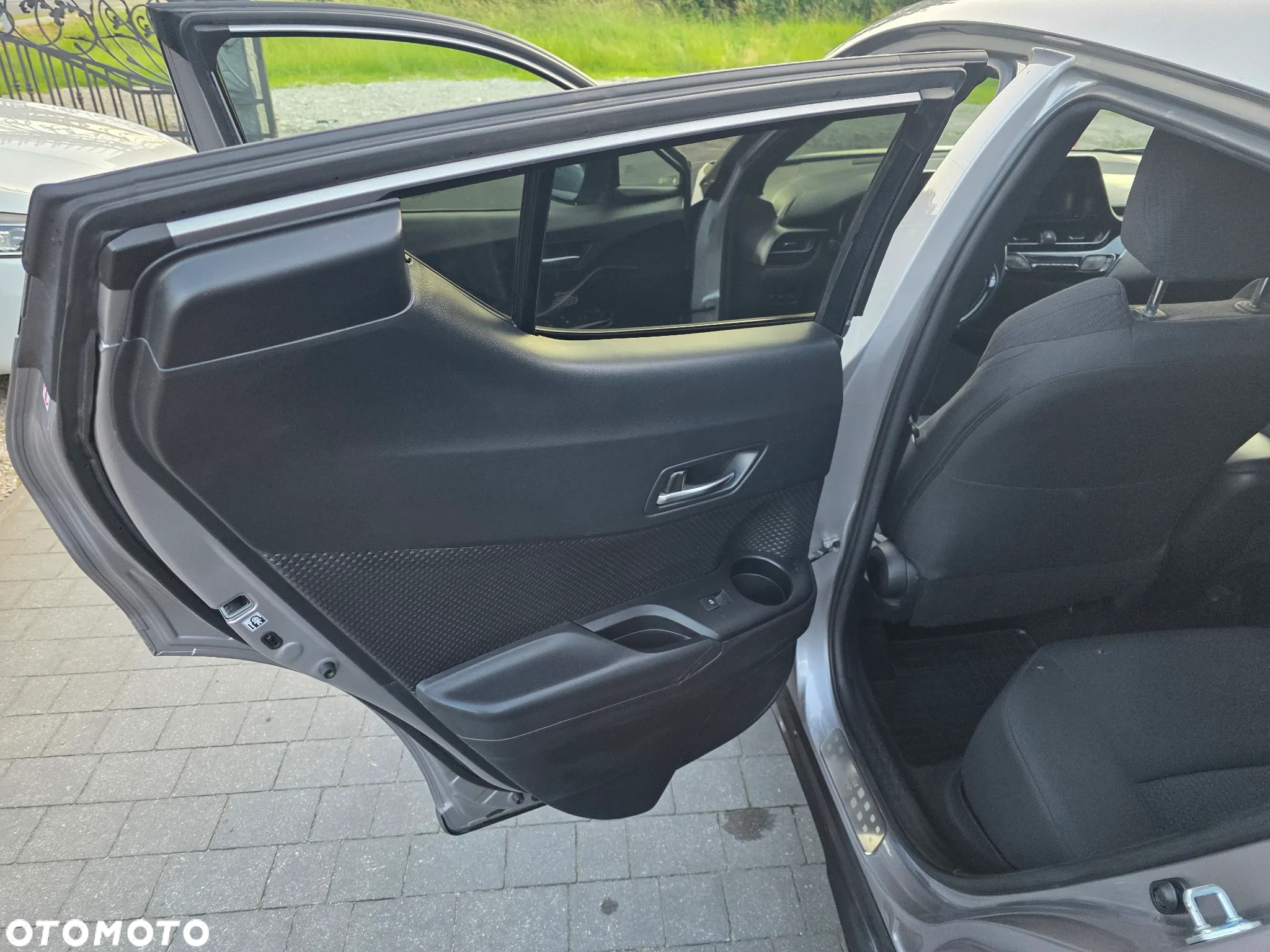 Toyota C-HR 1.2 Turbo Team Deutschland - 19