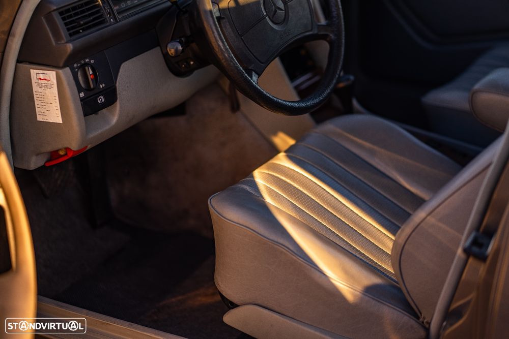 Mercedes-Benz W124 (1984-1997) 300 D Turbo - 17