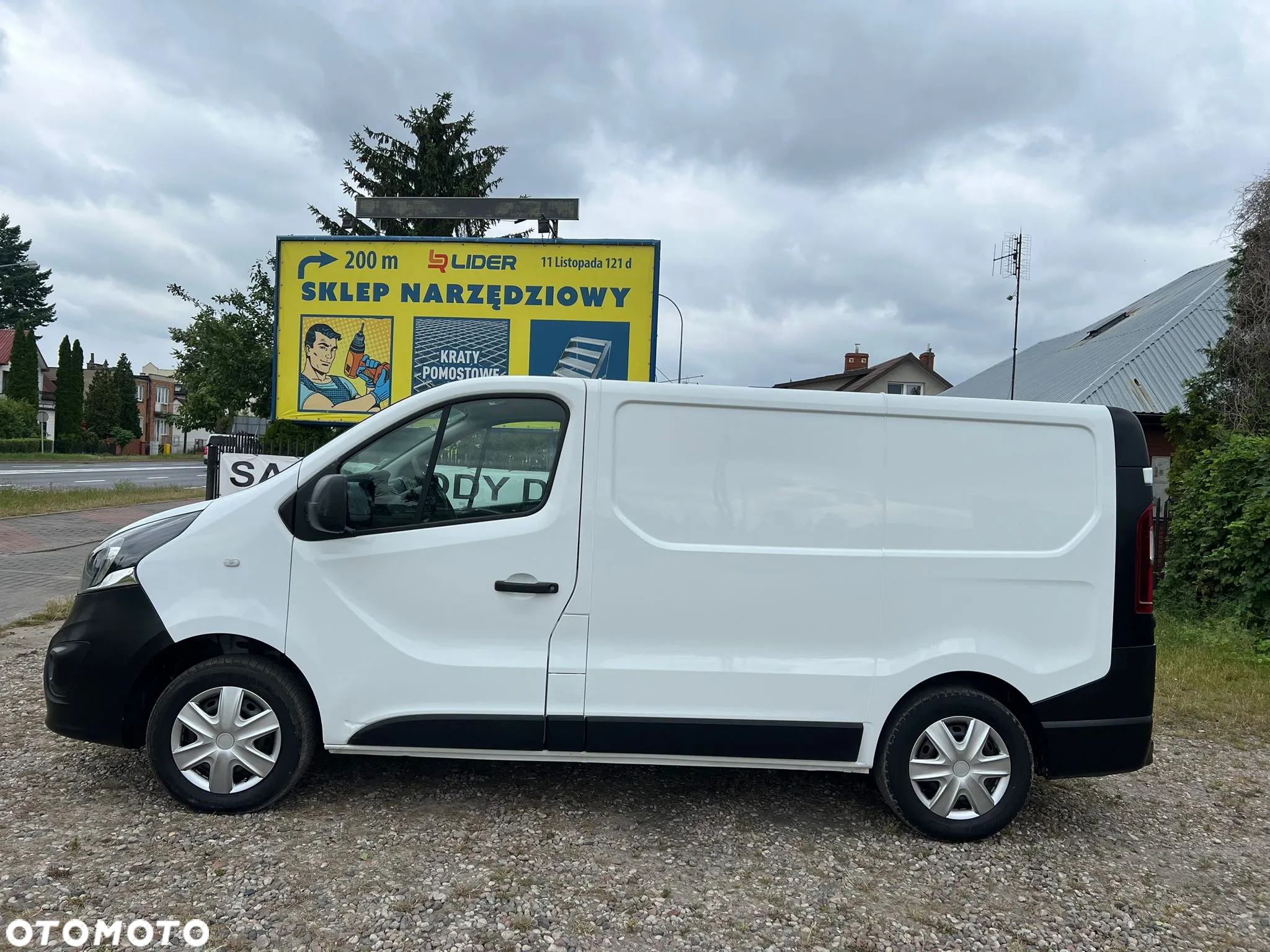 Opel Vivaro - 8