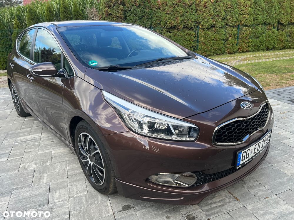 Kia Ceed 1.6 GDI ISG Dream-Team Edition - 24