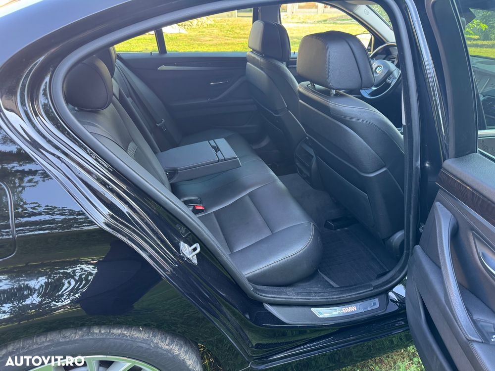 BMW Seria 5 525d Aut. Luxury Line - 13
