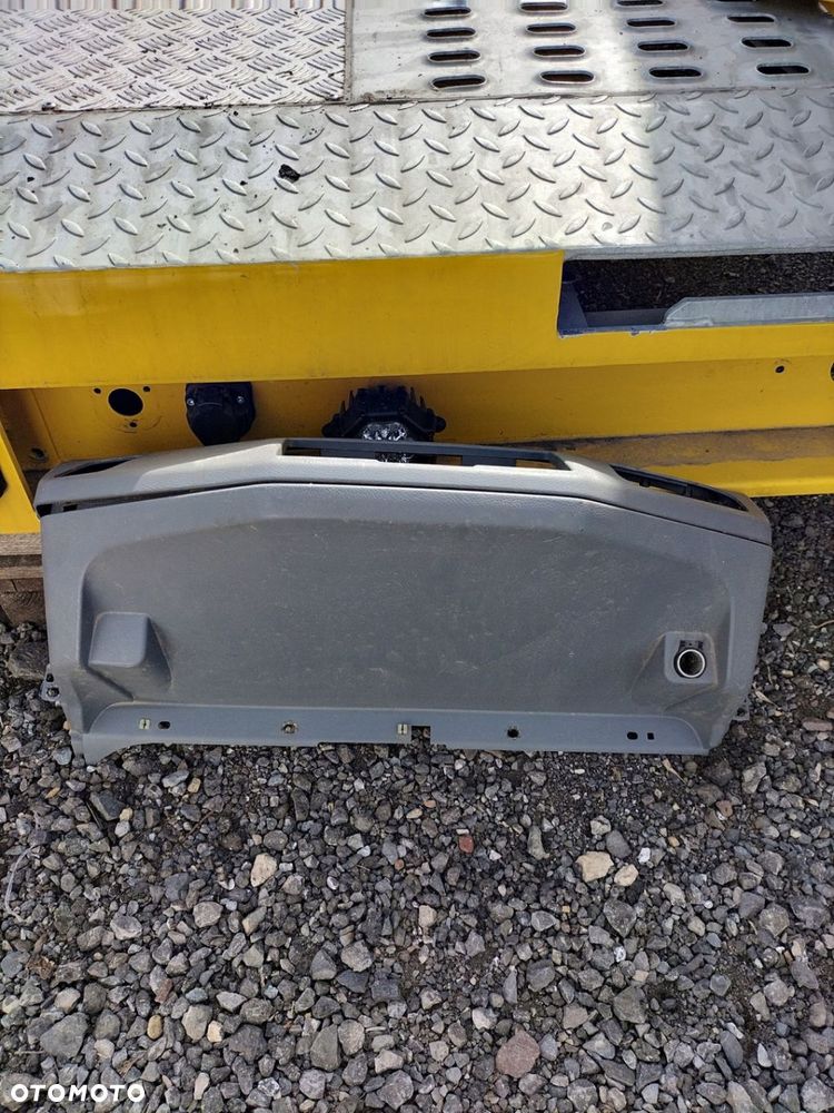 Obudowa deski, schowek Mercedes Atego - 1