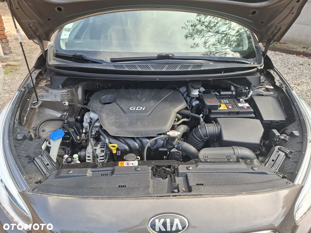 Kia Ceed 1.6 GDI DCT Platinum Edition - 24