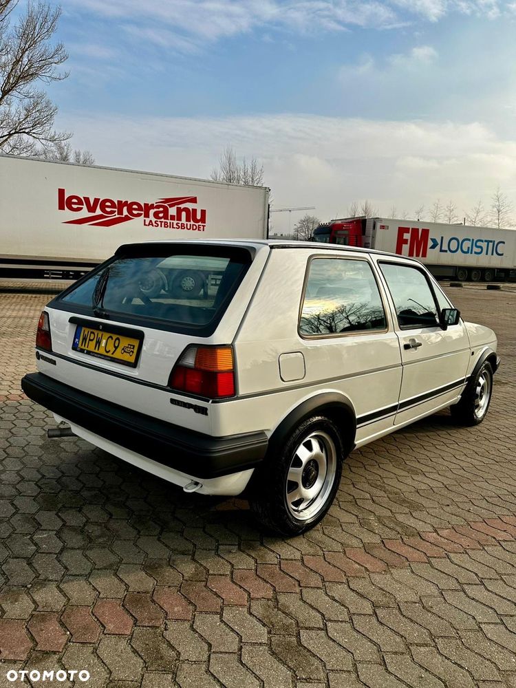 Volkswagen Golf - 6