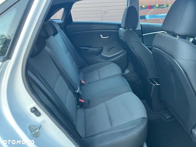 Hyundai i30 1.6 CRDi BlueDrive Classic - 13