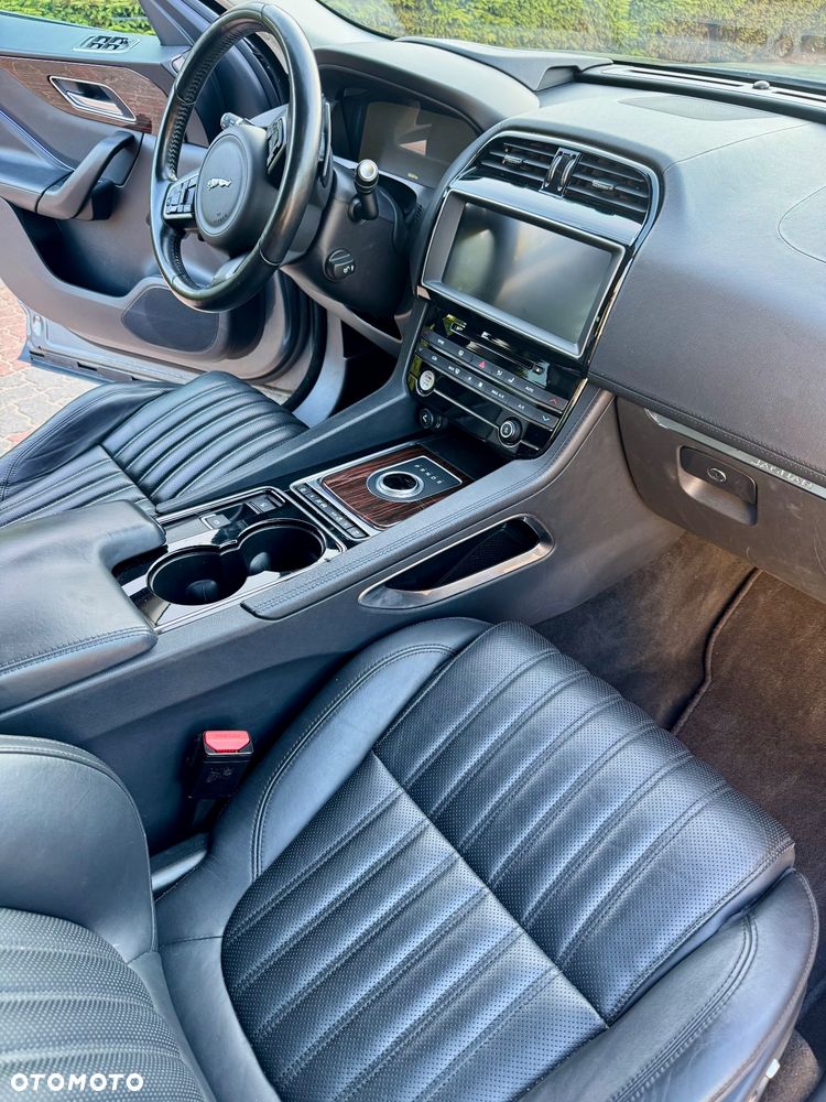 Jaguar F-Pace 3.0 TDV6 AWD Portfolio - 12