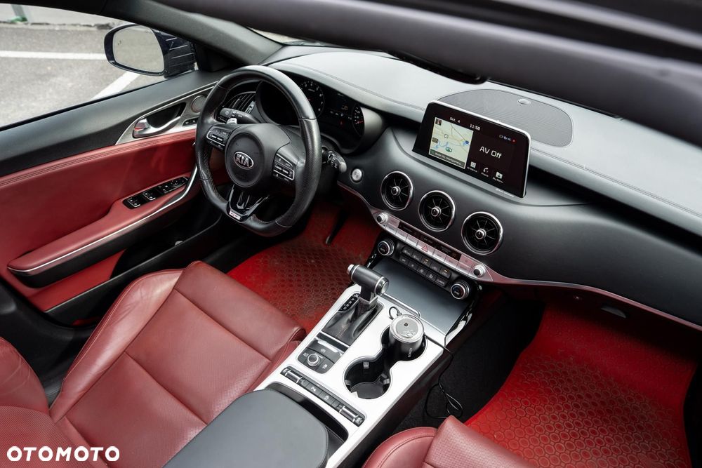Kia Stinger - 16