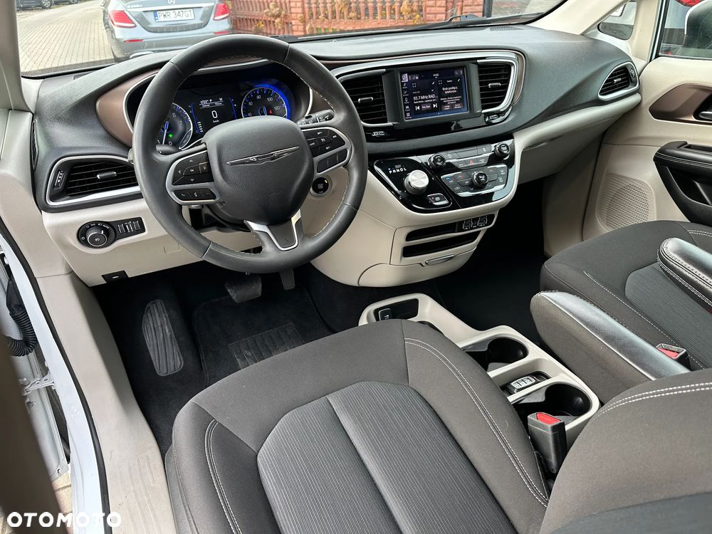 Chrysler Pacifica - 7