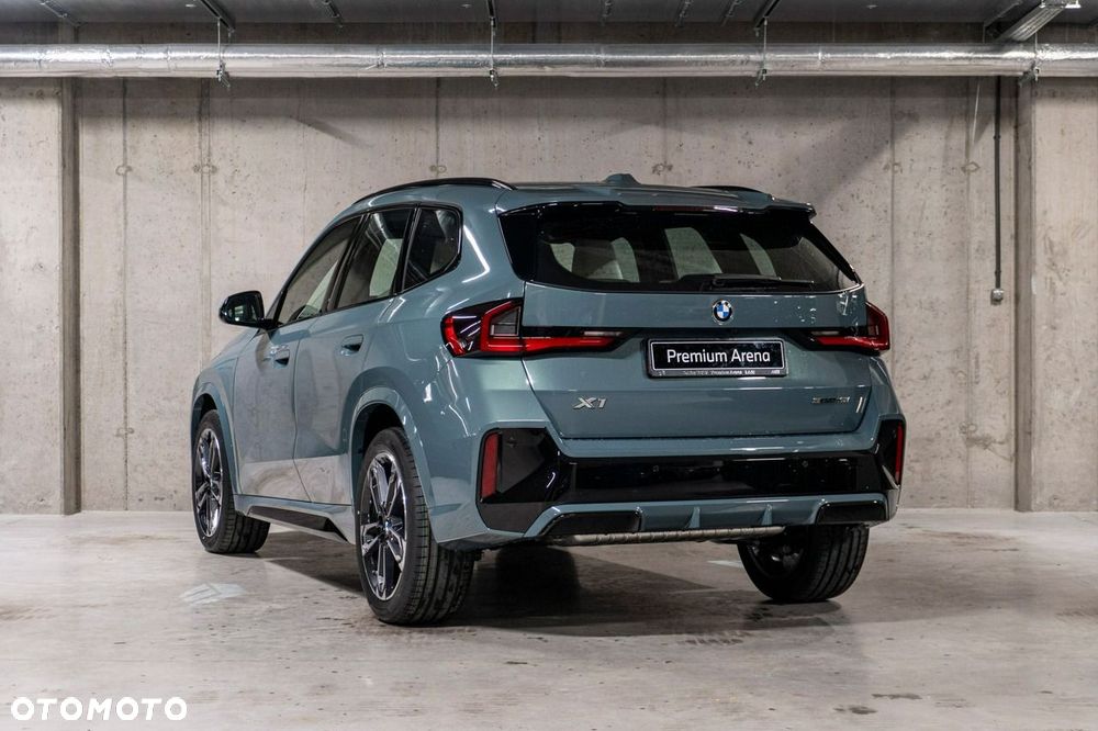 BMW X1 sDrive18i - 9
