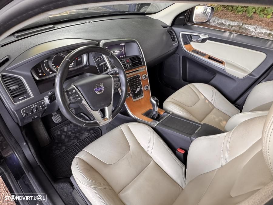 Volvo XC 60 2.0 D3 Momentum Plus - 15