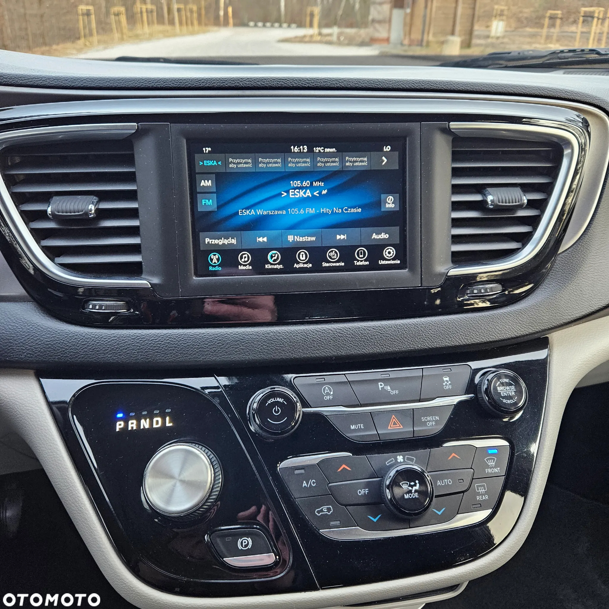 Chrysler Pacifica - 31