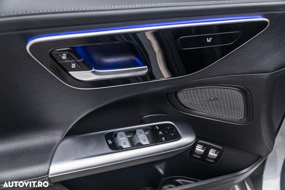 Mercedes-Benz C 300 e T 9G-TRONIC AMG Line - 12