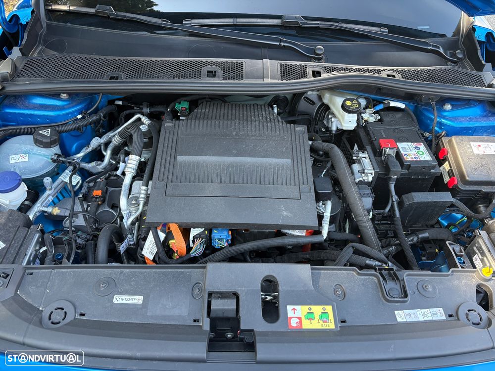 Peugeot e-208 GT - 18