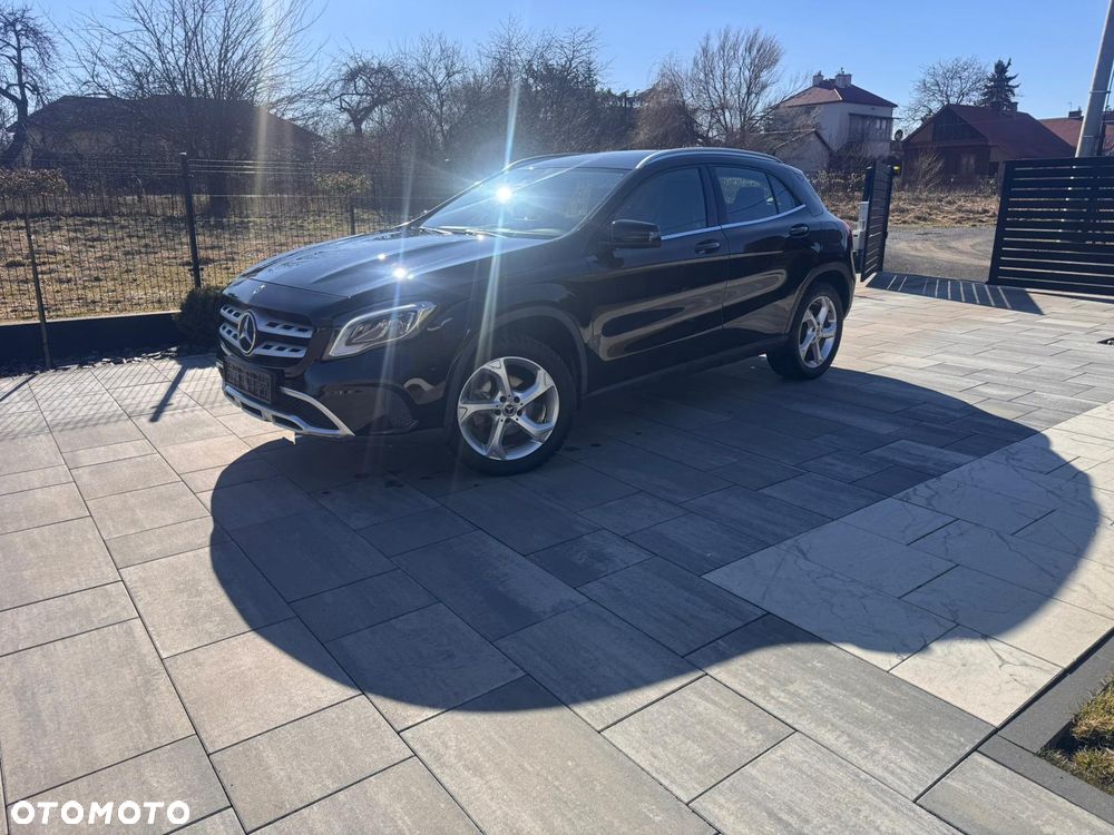 Mercedes-Benz GLA 180 d - 9