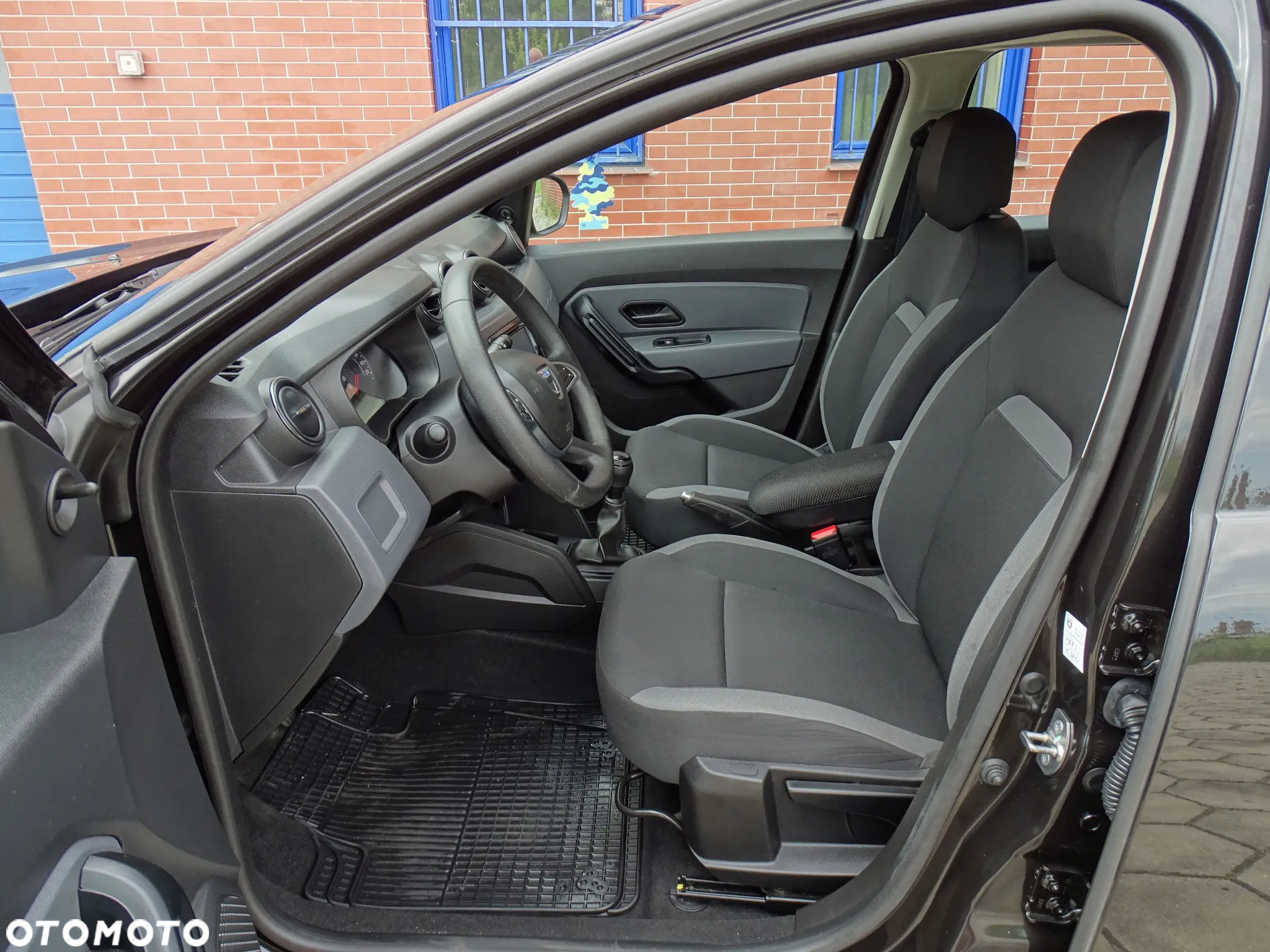 Dacia Duster 1.6 SCe Blackshadow S&S - 7