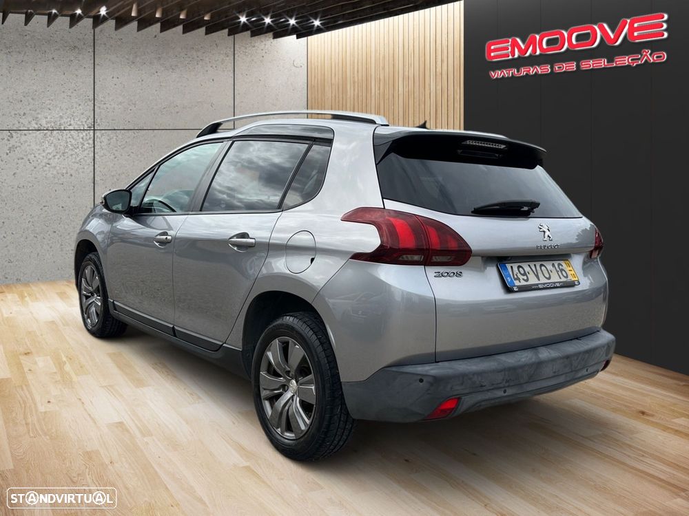 Peugeot 2008 1.2 PureTech Style - 4