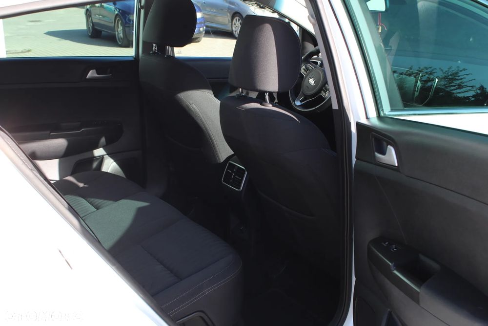 Kia Sportage 1.6 GDI L 2WD - 9