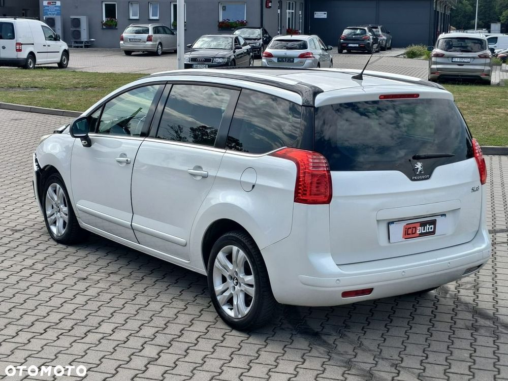 Peugeot 5008 - 5