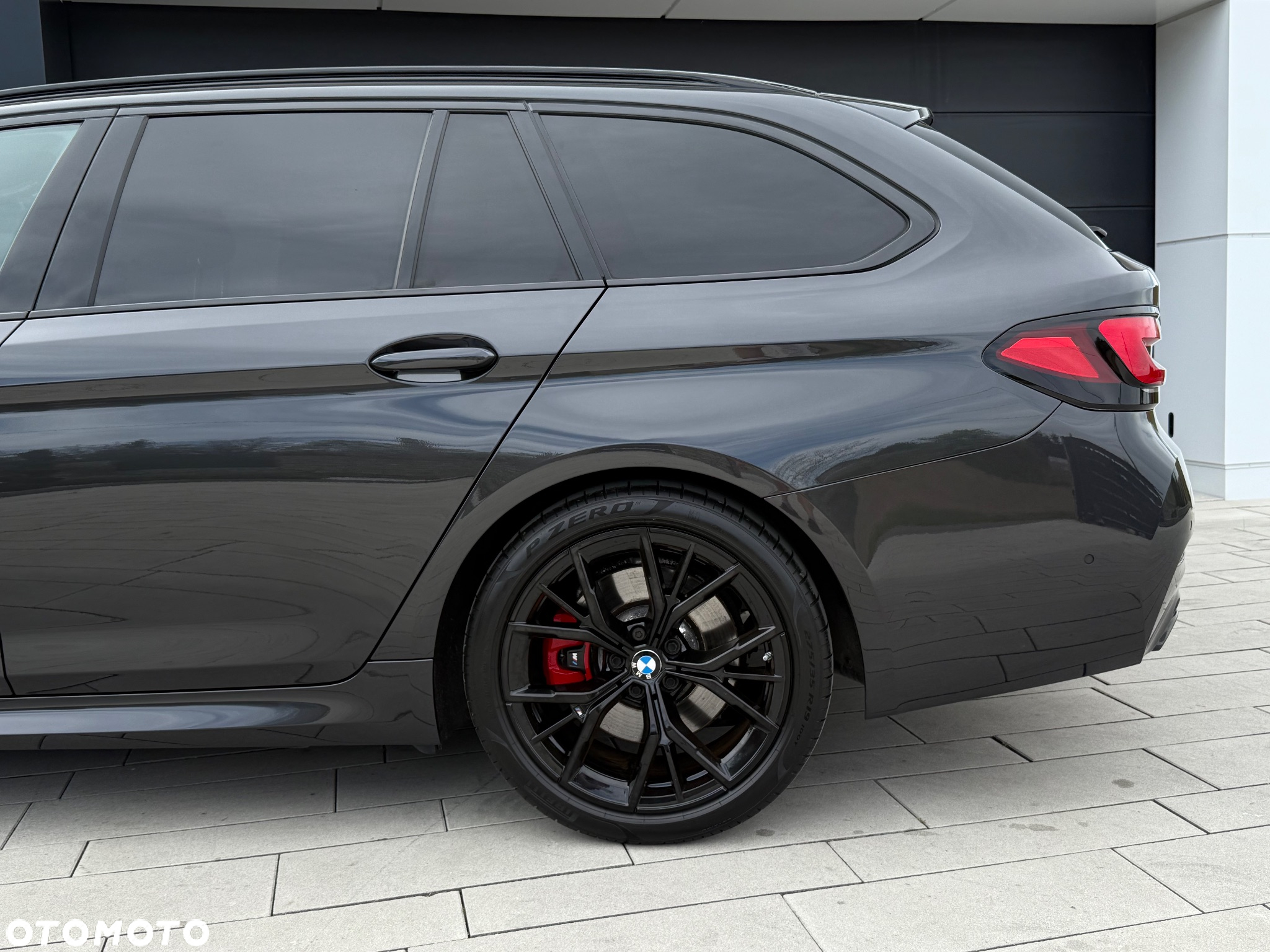 BMW Seria 5 520d xDrive Touring M Sport Edition - 19