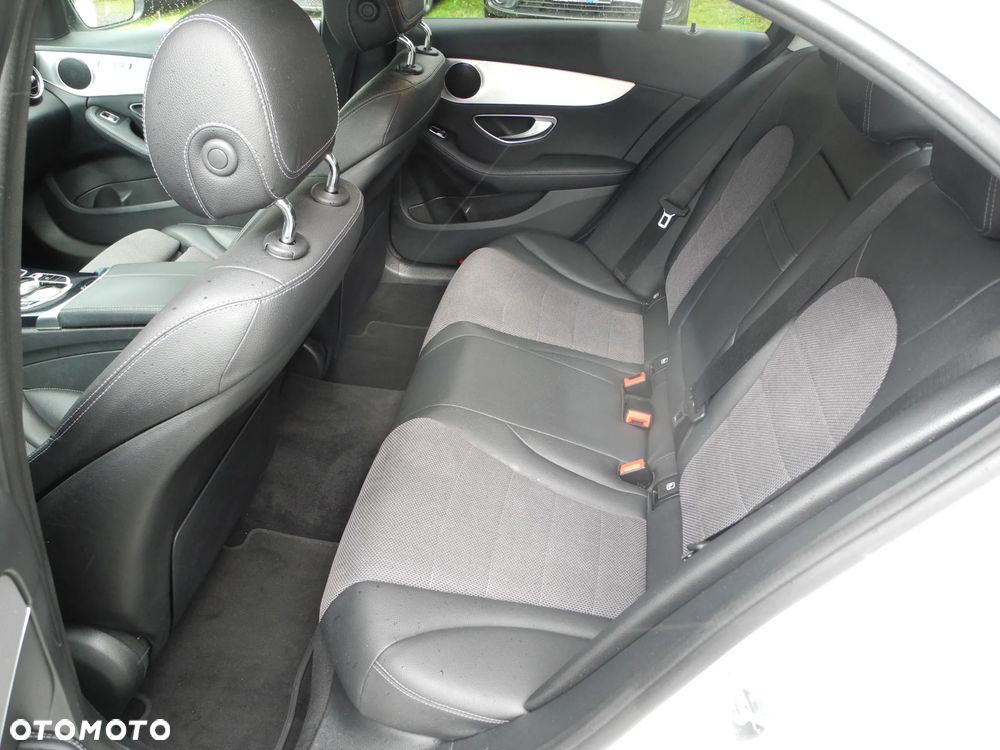 Mercedes-Benz Klasa C 220 d 4MATIC 9G-TRONIC - 19