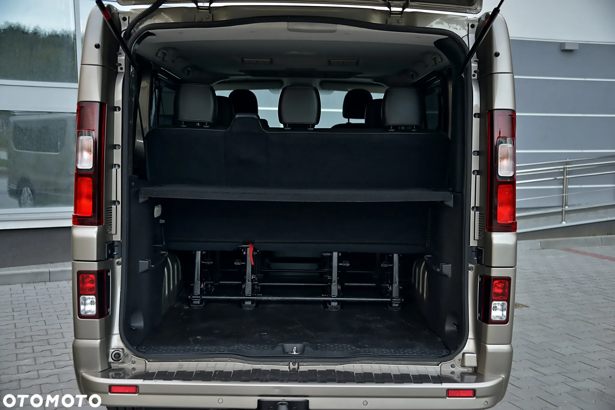 Opel Vivaro - 34
