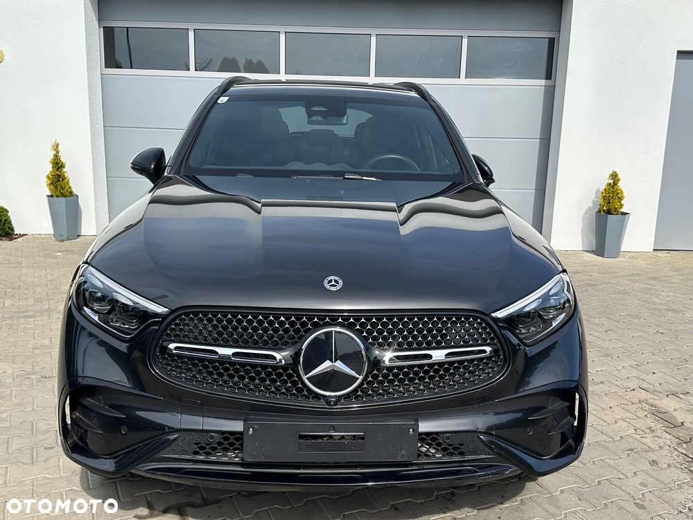 Mercedes-Benz GLC 300 e 4Matic 9G-TRONIC AMG Line - 8