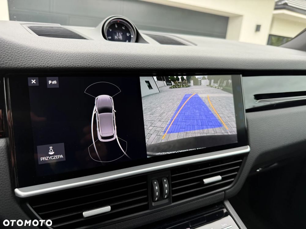Porsche Cayenne - 25