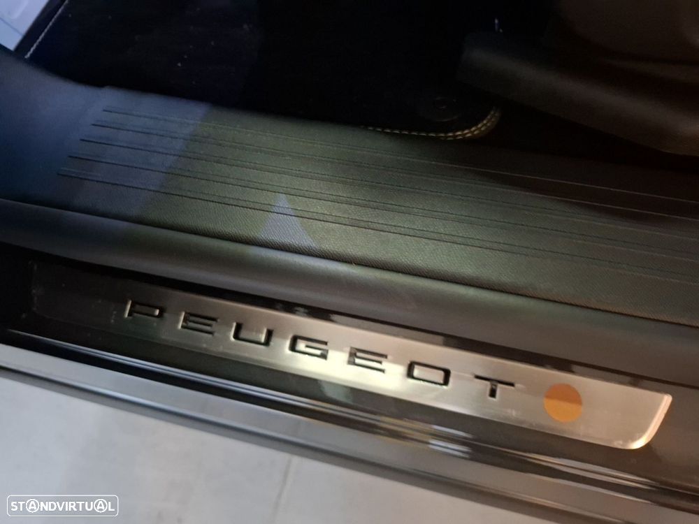 Peugeot 5008 1.6 Plug-in Hybrid Allure e-DCS7 - 29