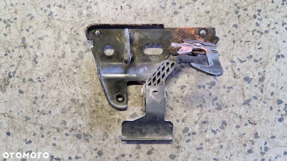AUDI A6 C6 ZAMEK RYGIEL MASKI 4F0823480 - 1