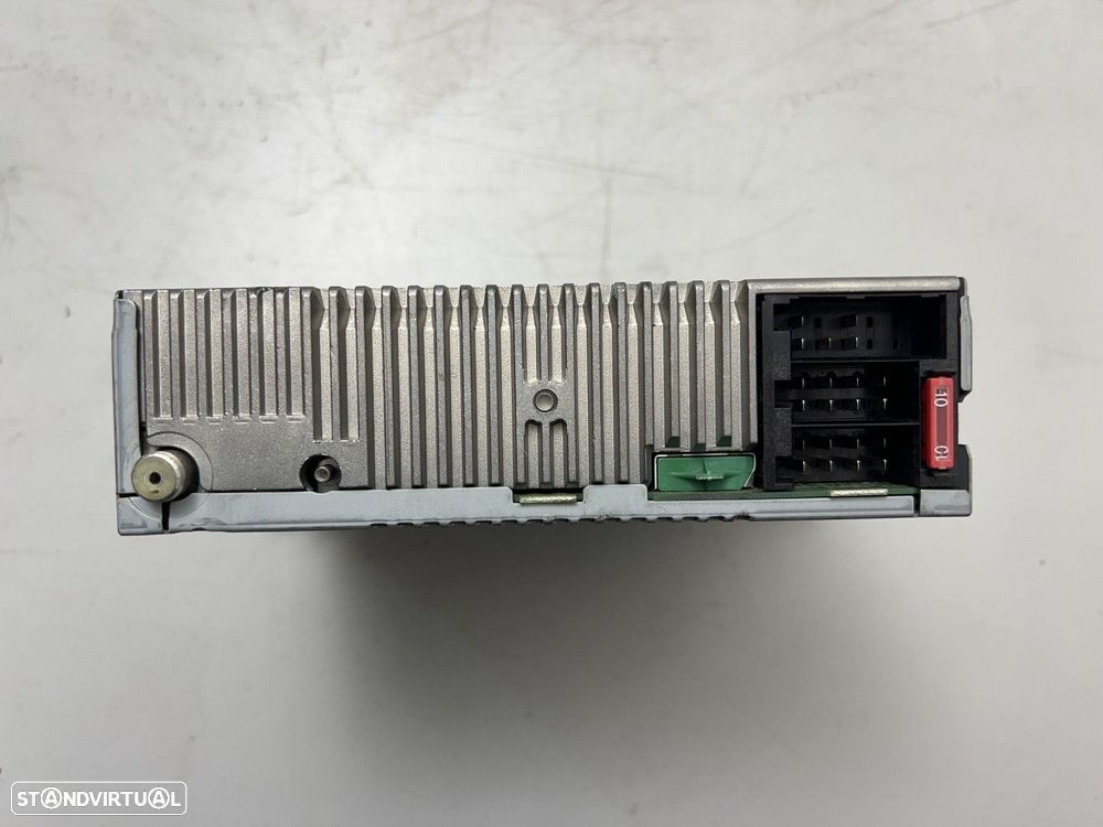 RADIO MERCEDES-BENZ VITO (W639) A2038202686 A 203 820 26 86 - 2