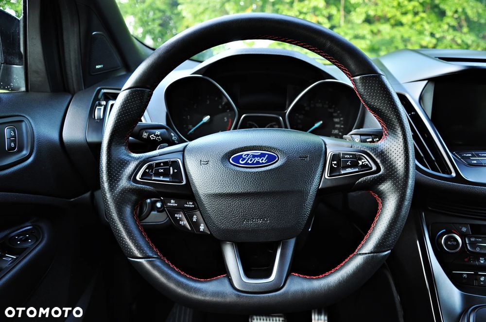 Ford Kuga 2.0 TDCi 4x4 ST-Line - 16