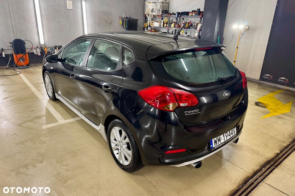 Kia Ceed - 12