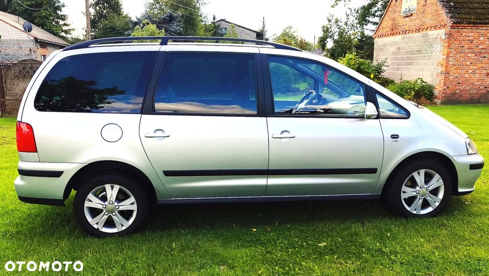 Seat Alhambra 2009 photo 4