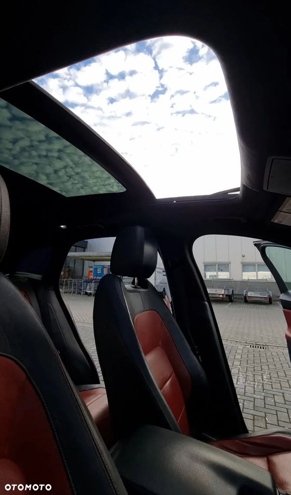 Jaguar F-Pace 35t AWD R-Sport - 11