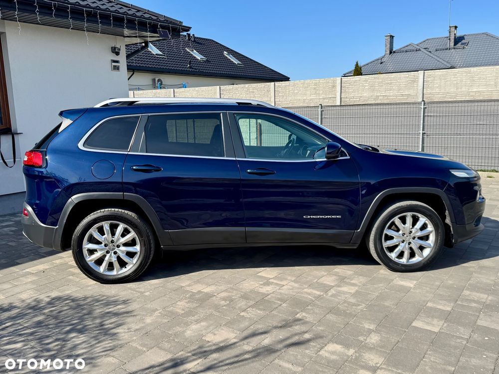 Jeep Cherokee - 12