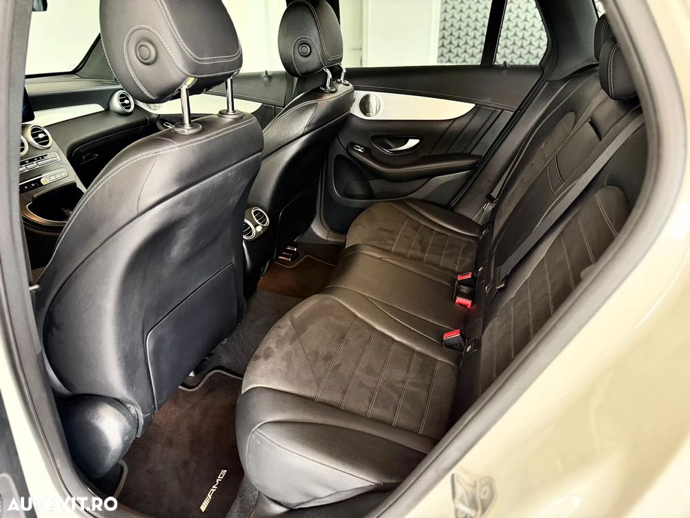 Mercedes-Benz GLC 300 e 4Matic 9G-TRONIC AMG Line - 11