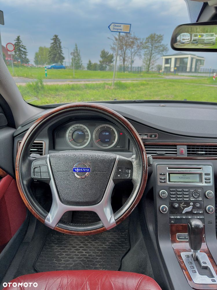 Volvo V70 D5 AWD Summum - 8
