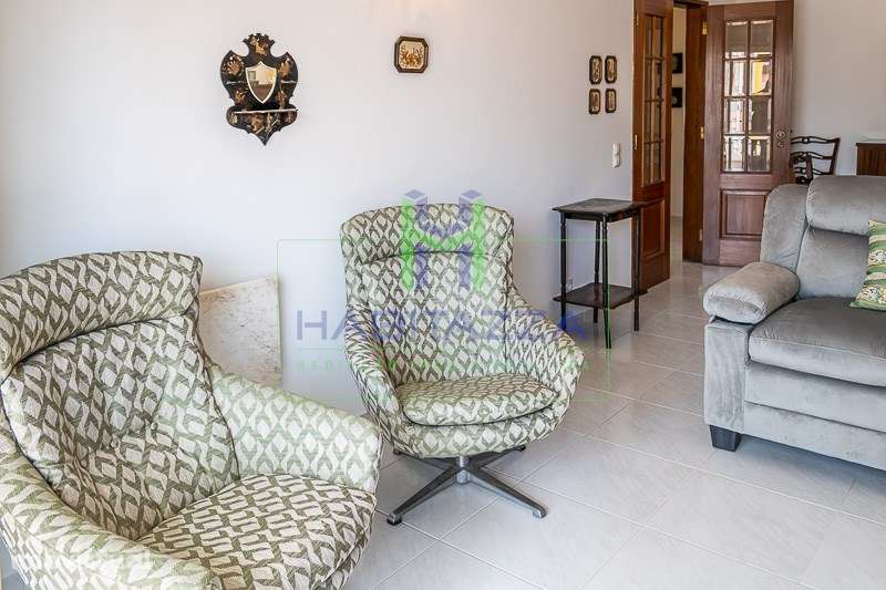 Apartamento T2 com Vista Mar, para arrendamento anual, no centro histó - Grande imagem: 4/27