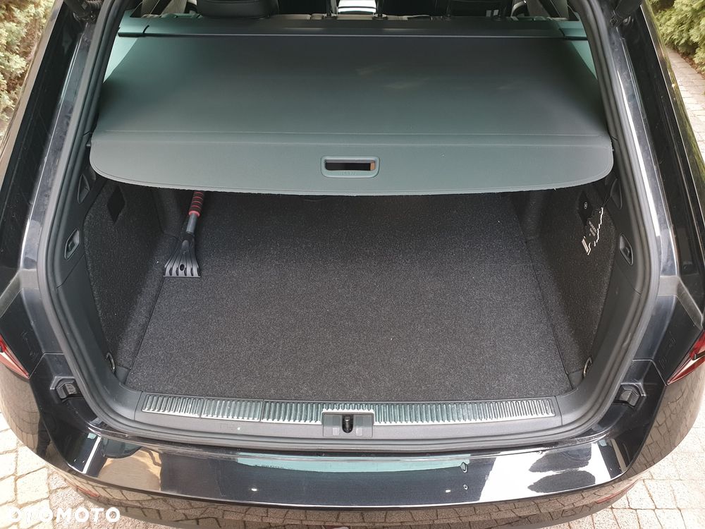 Skoda Superb 1.4 TSI Plug-In Hybrid Sportline DSG - 19