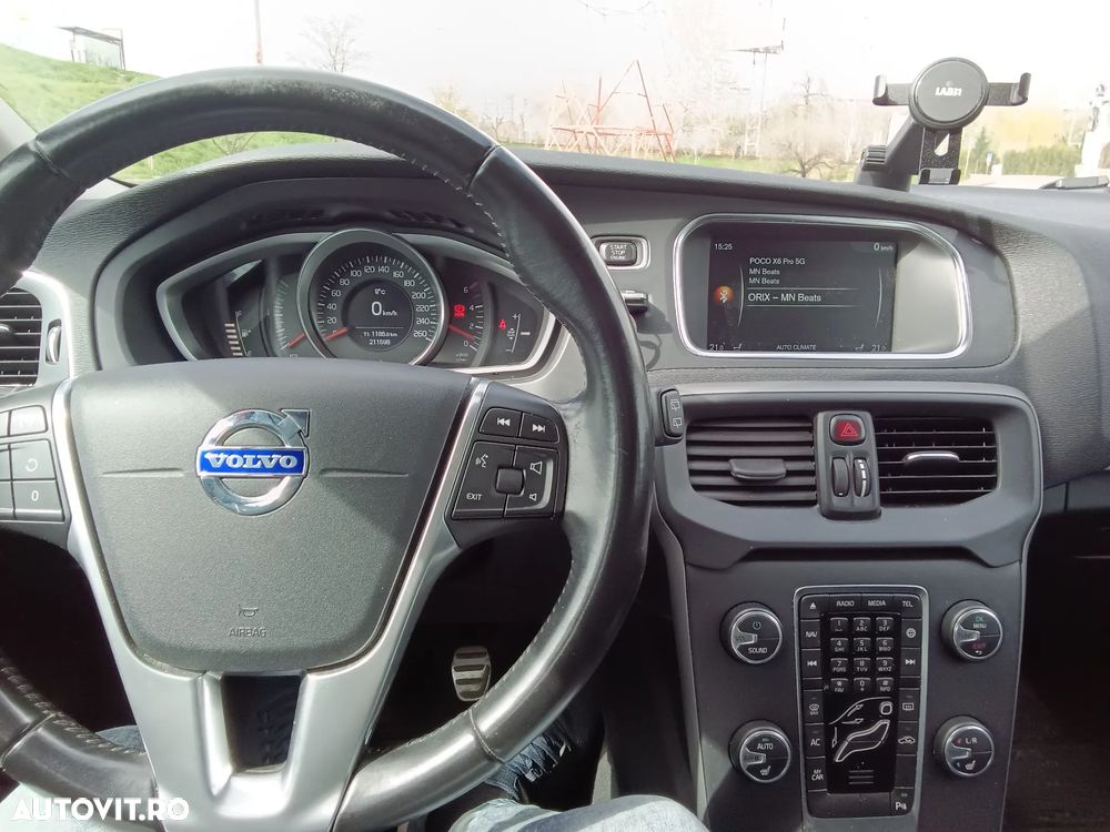 Volvo V40 D3 Momentum - 7