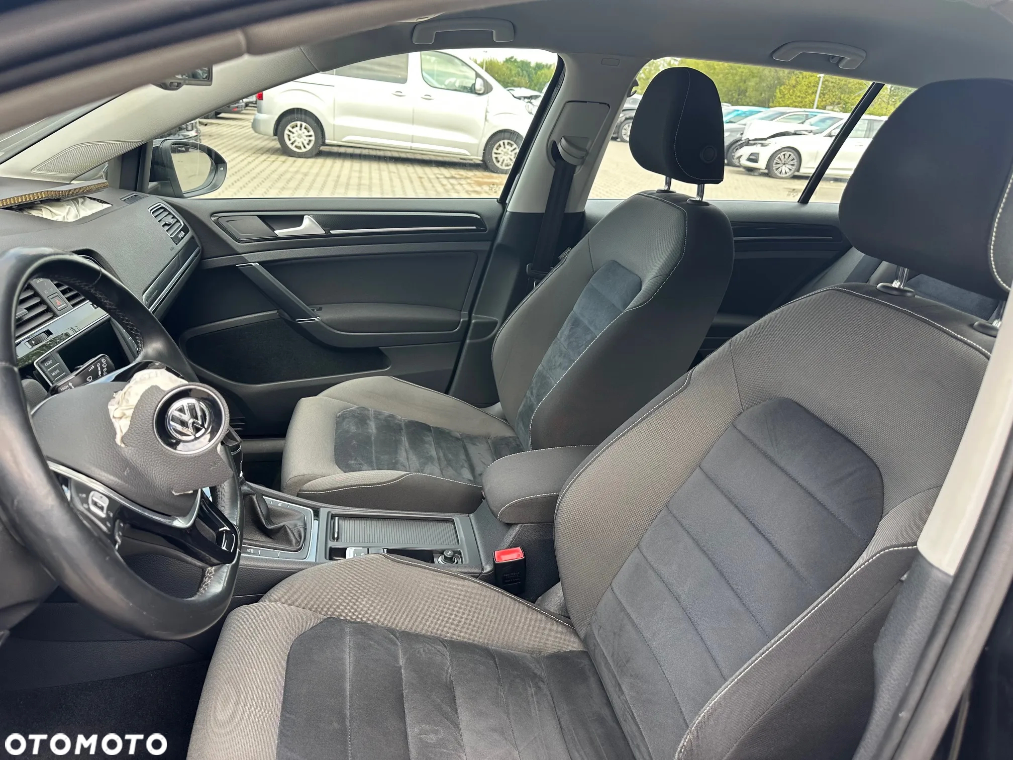 Volkswagen Golf - 15