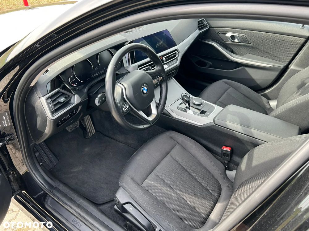 BMW Seria 3 320d Edition Luxury Line Purity - 8