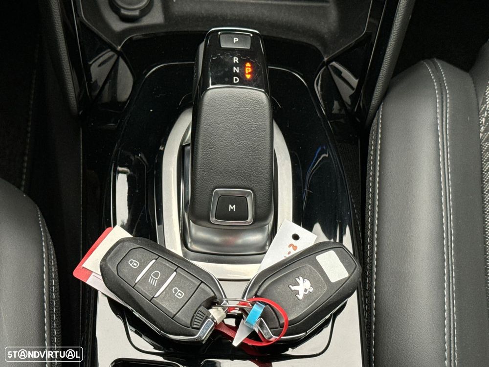 Peugeot 2008 1.2 PureTech GT EAT8 - 10