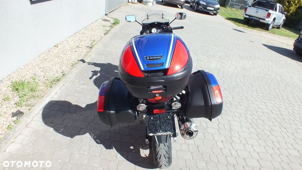 Suzuki GSX - 4
