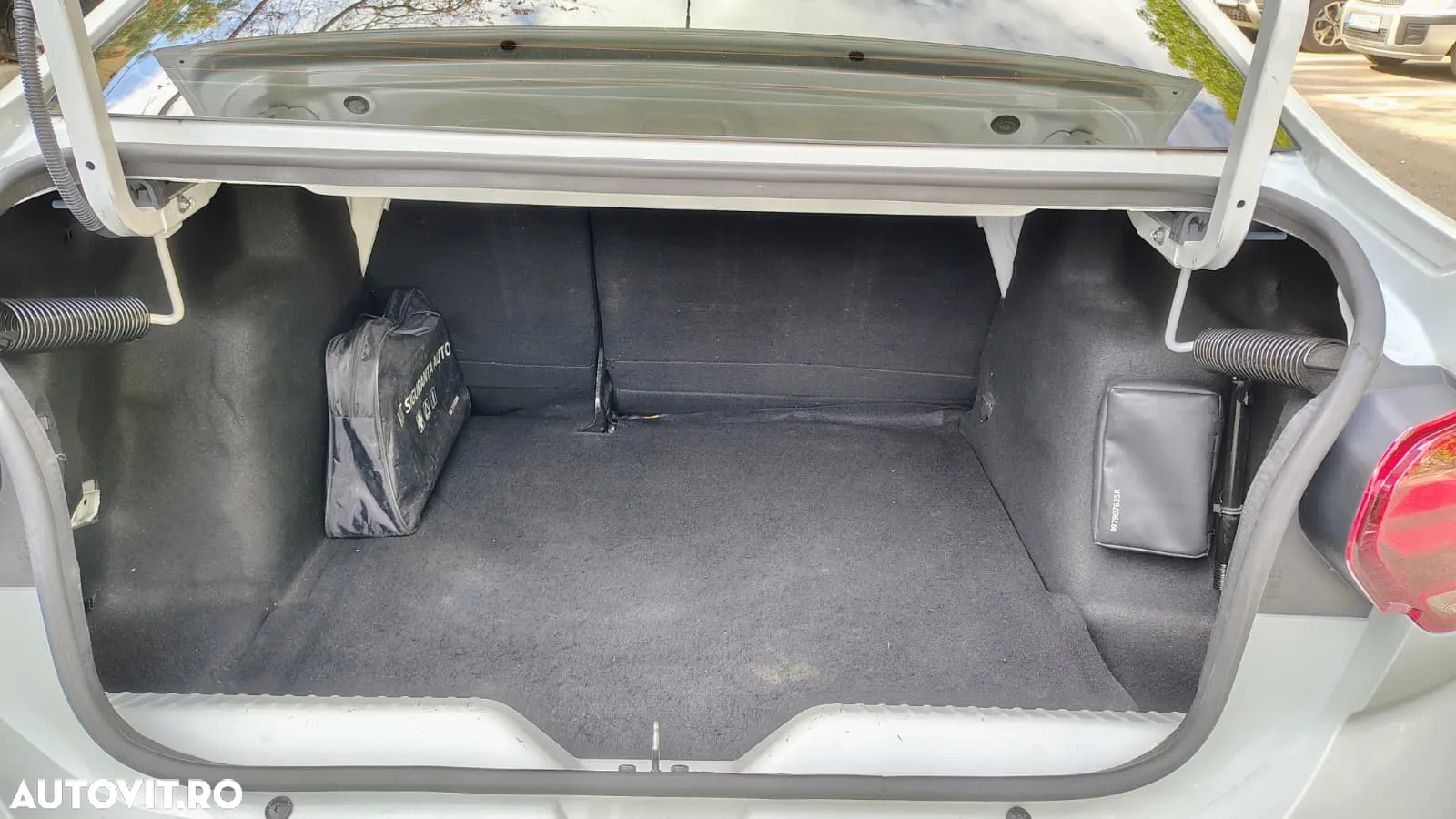 Dacia Logan ECO-G 100 MT6 Expression - 11
