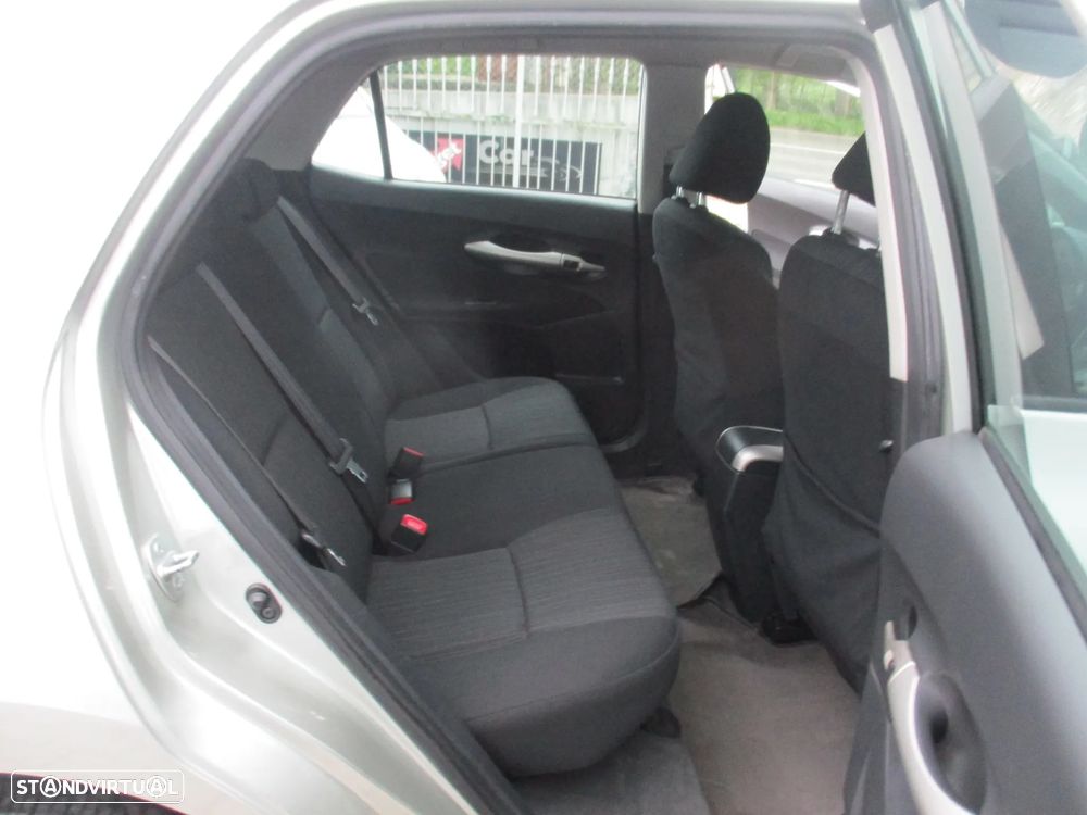 Toyota Auris 1.4 D-4D Luna - 22