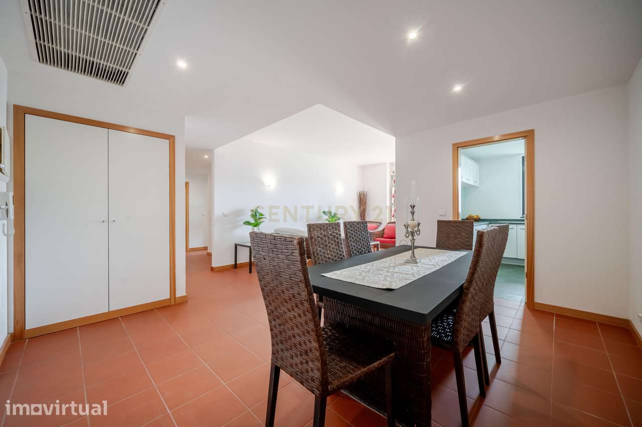 Apartamento T2 com varanda sul de 30 m2, vista frontal piscina e garag - Grande imagem: 3/54