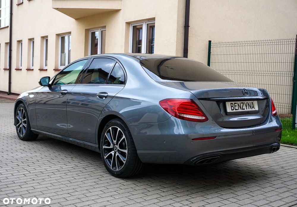 Mercedes-Benz Klasa E 200 CGI BlueEFFICIENCY Automatik Avantgarde - 4