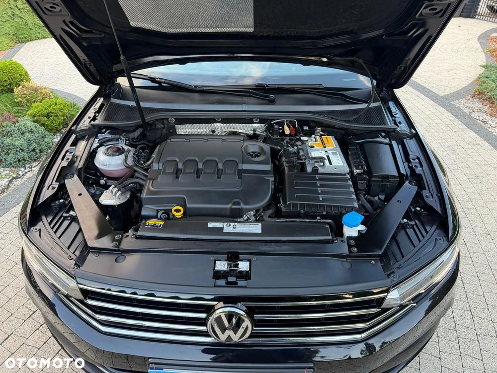 Volkswagen Passat 2.0 TDI SCR DSG Comfortline - 24