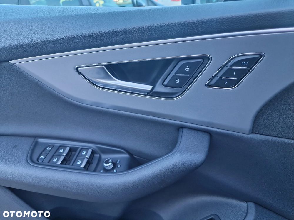 Audi Q7 TFSI mHEV 250 kW Quattro Tiptr - 33